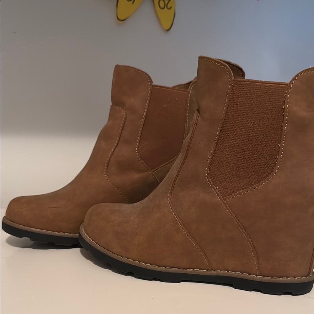 Women's Tan Ankle Boots